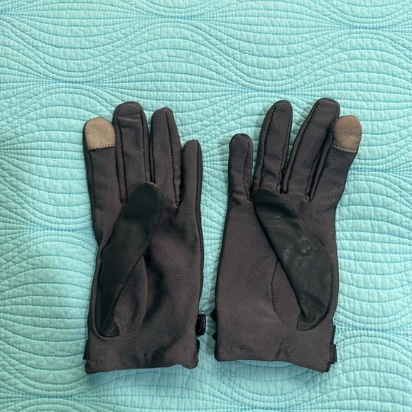 Armani Exchange touchscreen leather/polyester gloves with buckles and studs - Picture 5 of 11